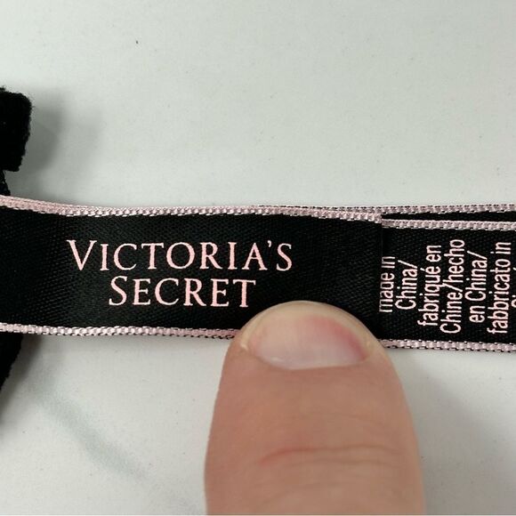 Victoria Secret Lace Bralette- Size M - Picture 2 of 9